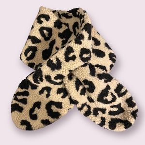 Echo Fuzzy Leopard Scarf - #50